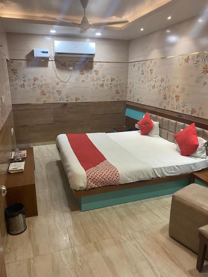 Hotel Raghupati Ayodhya 外观 照片